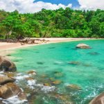 plage sauvage sur Khao Lak en Thailande