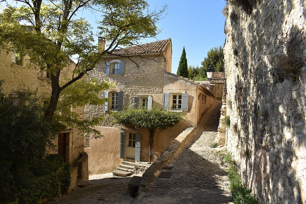 Combien de temps pour visiter Gordes et que voir absolument